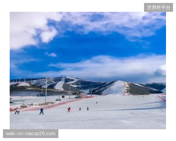 张家口崇礼滑雪场的调度中心，2026年5月将全面接管区域内气象雷达的底层数据